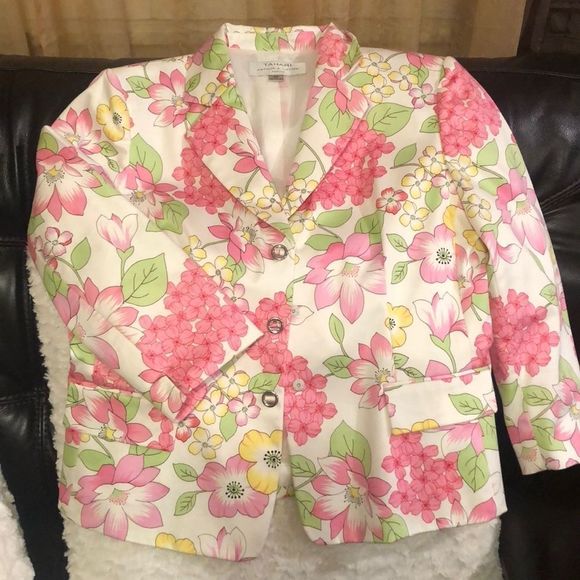 Beautiful TAHARI suit - Picture 6 of 8